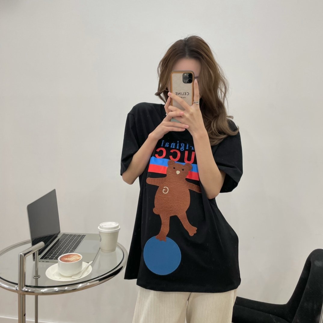 人気が爆発 Gucci グッチ Tシャツ メンズ/レディース ラウンドネック半袖  実物の写真 スーパーコピーN品代引き対応国内発送後払い送料無料安全必ず届く信用できるサイト