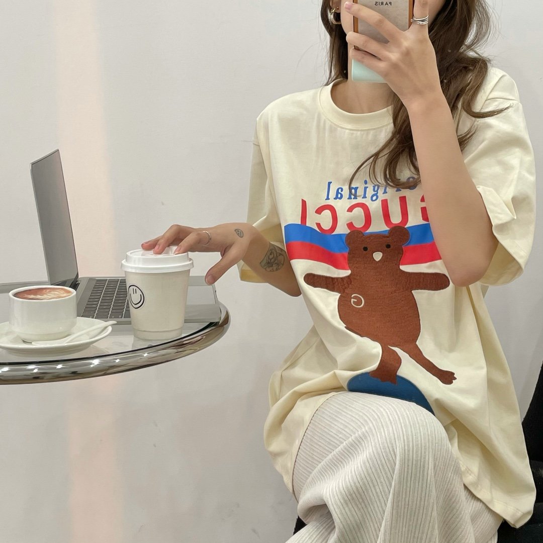 人気が爆発 Gucci グッチ Tシャツ メンズ/レディース ラウンドネック半袖  実物の写真 スーパーコピーN品代引き対応国内発送後払い送料無料安全必ず届く信用できるサイト