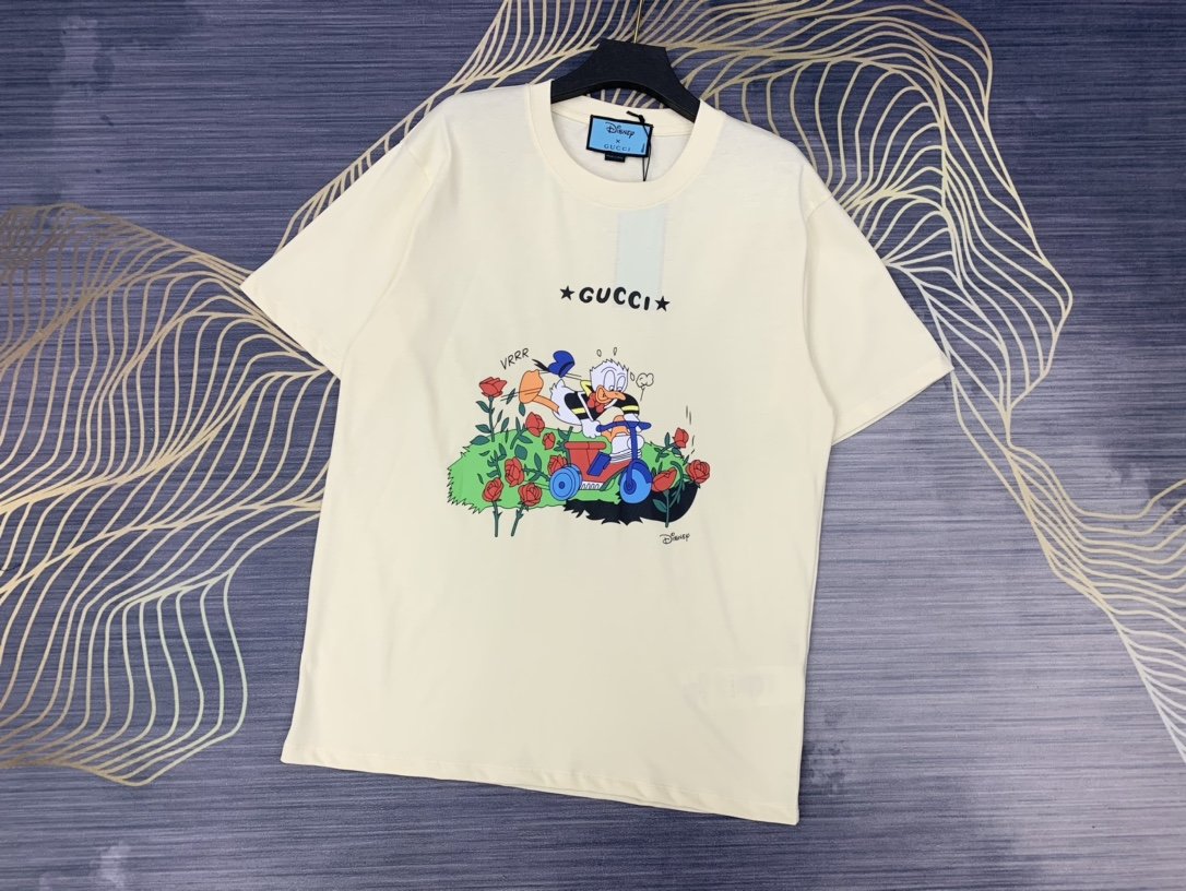 人気が爆発 Gucci グッチ Tシャツ メンズ/レディース ラウンドネック半袖  実物の写真 スーパーコピーN品代引き対応国内発送後払い送料無料安全必ず届く信用できるサイト