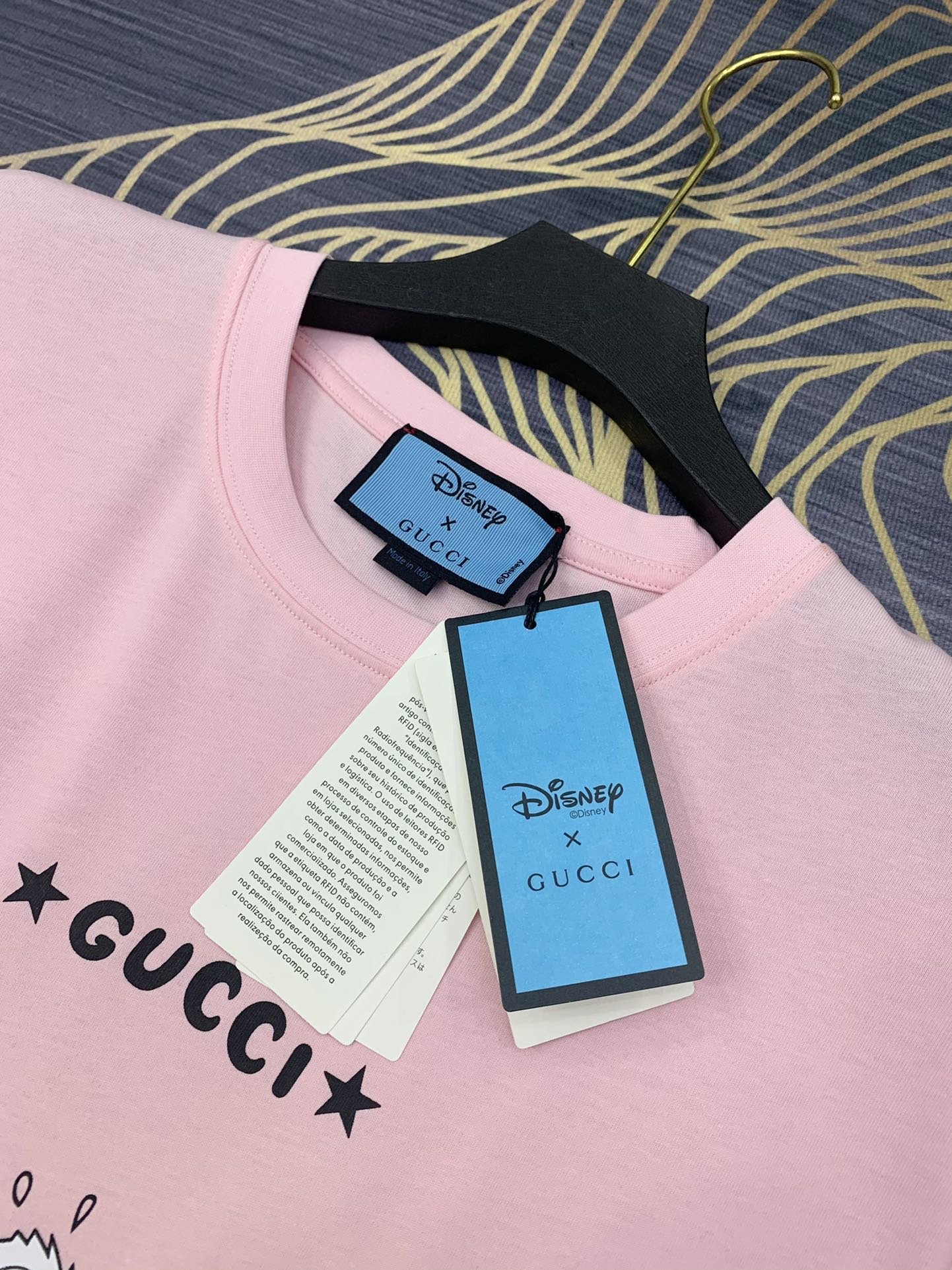 人気が爆発 Gucci グッチ Tシャツ メンズ/レディース ラウンドネック半袖  実物の写真 スーパーコピーN品代引き対応国内発送後払い送料無料安全必ず届く信用できるサイト