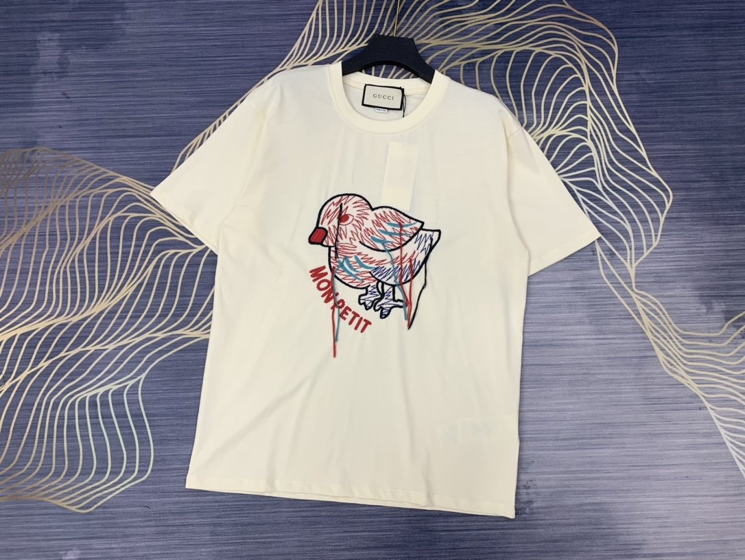 人気が爆発 Gucci グッチ Tシャツ メンズ/レディース ラウンドネック半袖  実物の写真 スーパーコピーN品代引き対応国内発送後払い送料無料安全必ず届く信用できるサイト