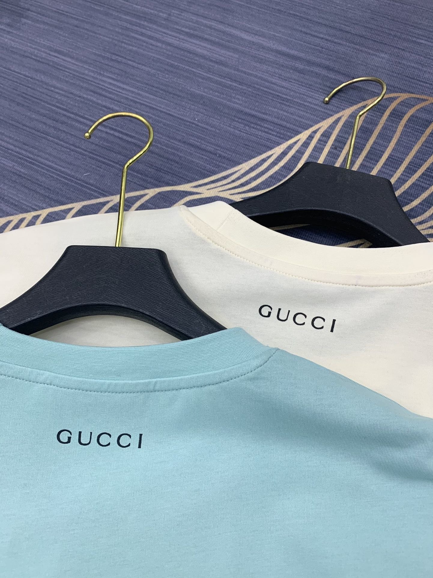 人気が爆発 Gucci グッチ Tシャツ メンズ/レディース ラウンドネック半袖  実物の写真 スーパーコピーN品代引き対応国内発送後払い送料無料安全必ず届く信用できるサイト