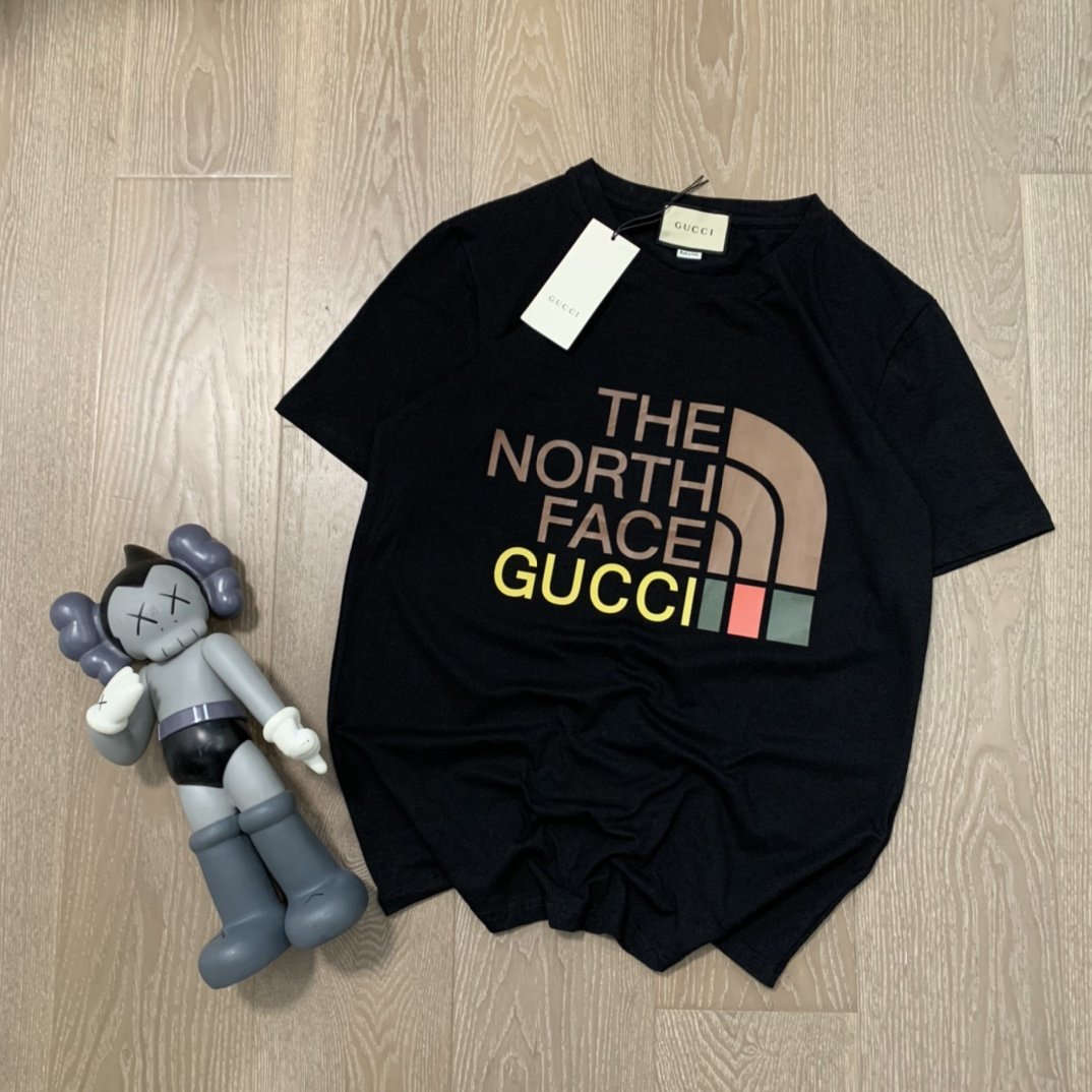 人気が爆発 Gucci グッチ Tシャツ メンズ/レディース ラウンドネック半袖  実物の写真 スーパーコピーN品代引き対応国内発送後払い送料無料安全必ず届く信用できるサイト