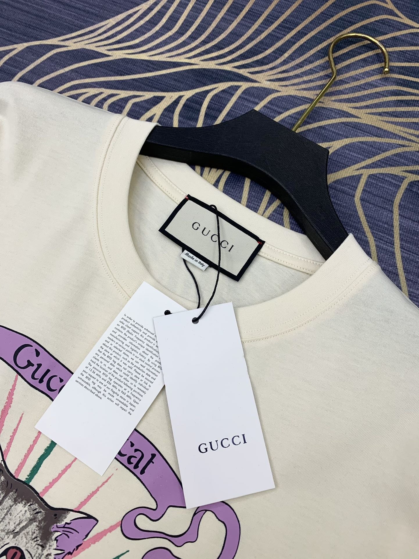 人気が爆発 Gucci グッチ Tシャツ メンズ/レディース ラウンドネック半袖  実物の写真 スーパーコピーN品代引き対応国内発送後払い送料無料安全必ず届く信用できるサイト