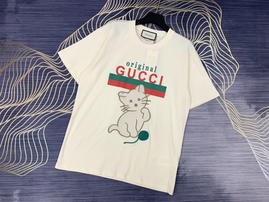 人気が爆発 Gucci グッチ Tシャツ メンズ/レディース ラウンドネック半袖  実物の写真 スーパーコピーN品代引き対応国内発送後払い送料無料安全必ず届く信用できるサイト