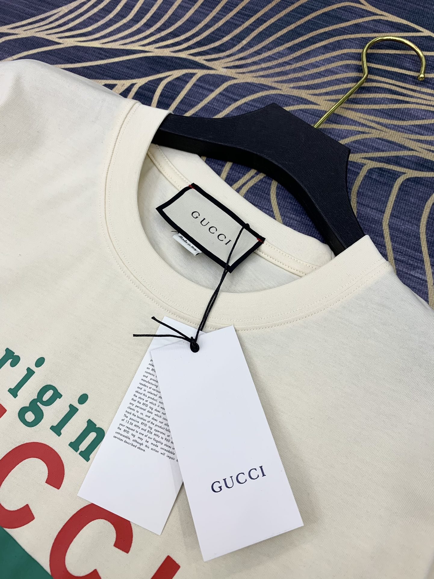 人気が爆発 Gucci グッチ Tシャツ メンズ/レディース ラウンドネック半袖  実物の写真 スーパーコピーN品代引き対応国内発送後払い送料無料安全必ず届く信用できるサイト