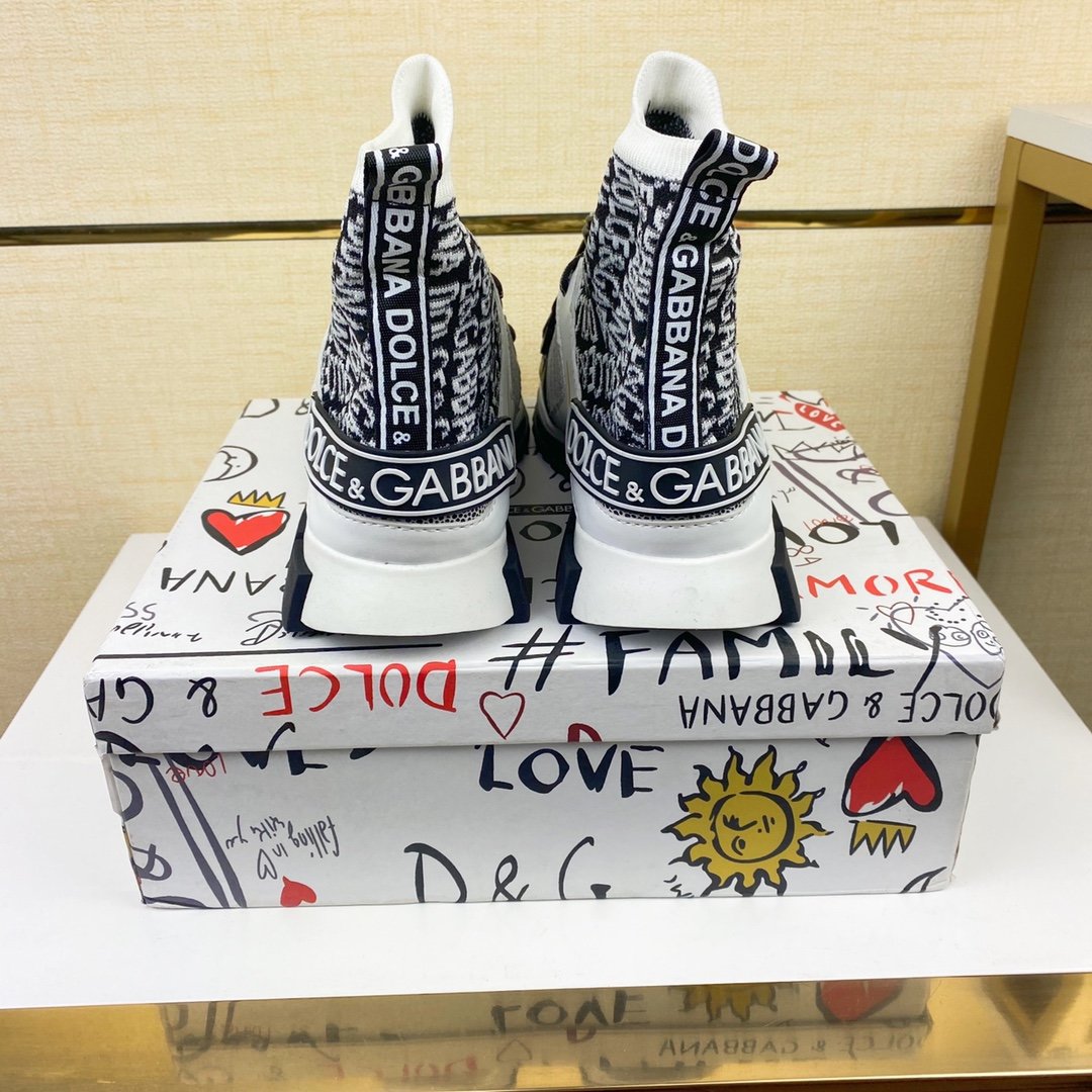 おしゃれモンクレール Moncler靴 実物の写真 スーパーコピー靴安全必ず届くN品代引き可能国内発送後払い優良サイト