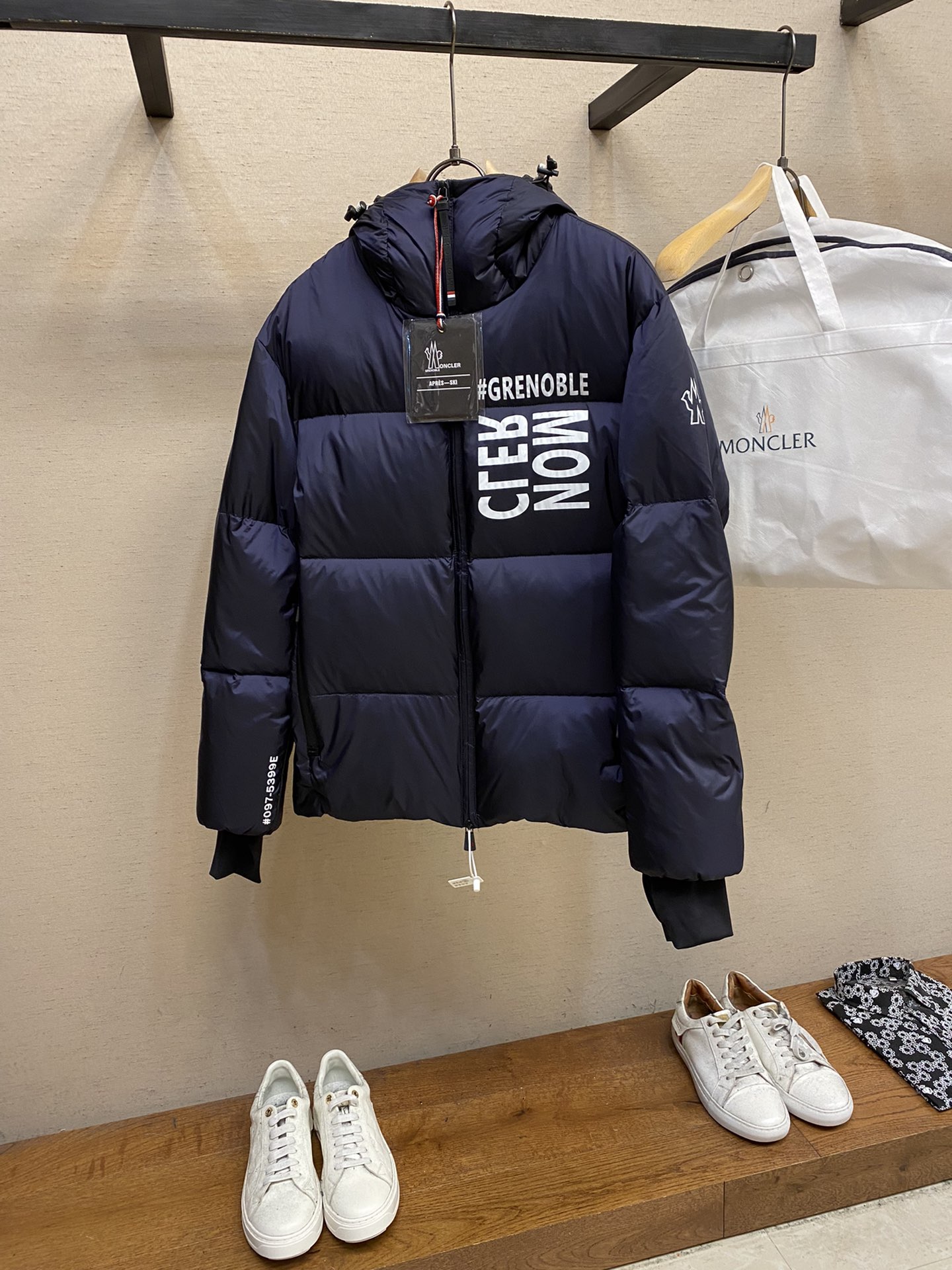スーパーコピー 服実物の写真 N品  かっこいい おしゃれ 代引き対応国内発送後払い安全必ず届くおすすめ口コミ優良サイト